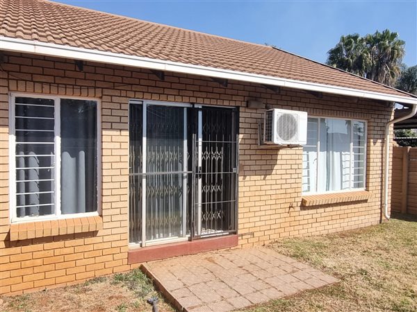 2 Bedroom Townhouse 2 Bedroom Townhouse