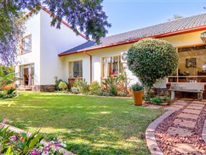 4 Bed House in Pierre van Ryneveld