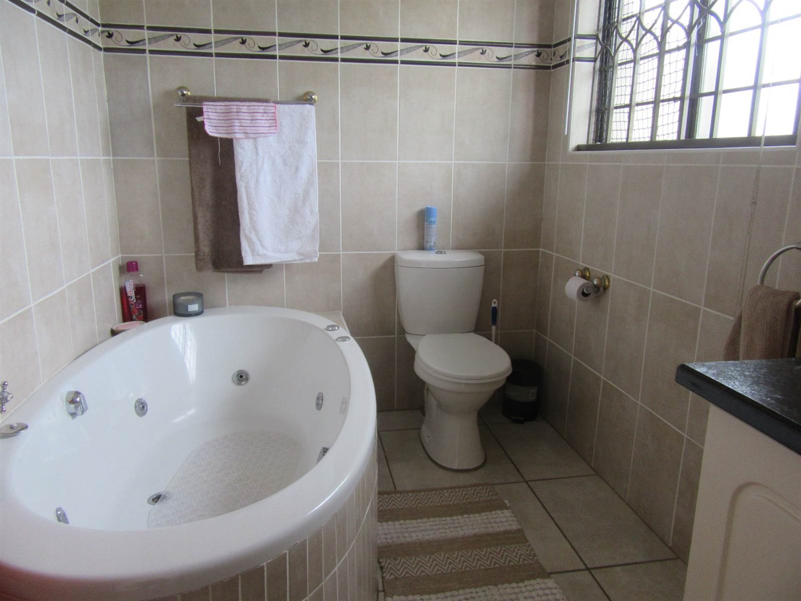 3 Bed Townhouse in Scottburgh Central photo number 15