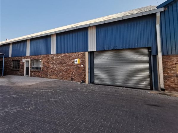 893  m² Industrial space