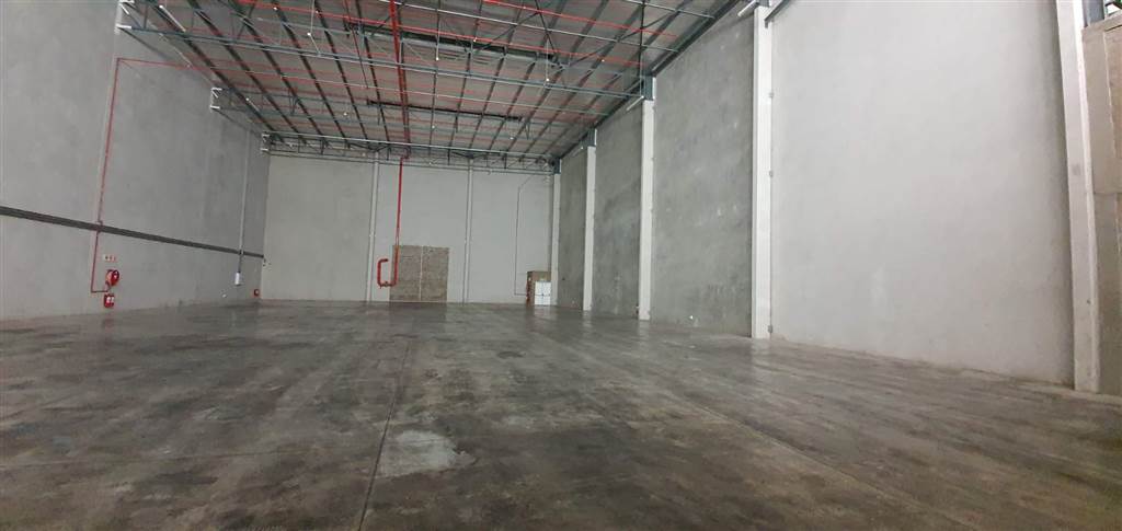 4067  m² Industrial space in Everite Industria photo number 3