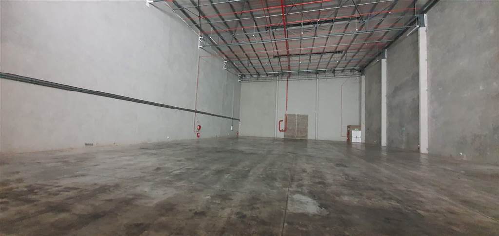 4067  m² Industrial space in Everite Industria photo number 2