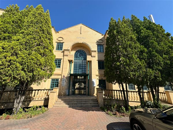 288  m² Commercial space in Sunninghill