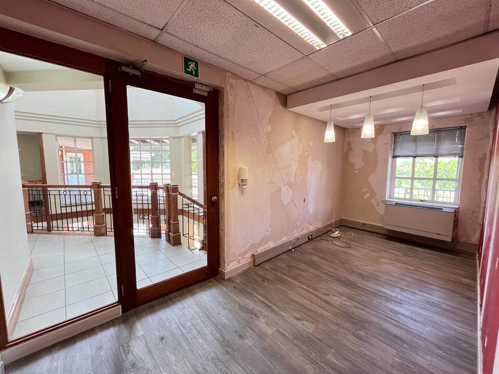 303  m² Commercial space in Bryanston photo number 5