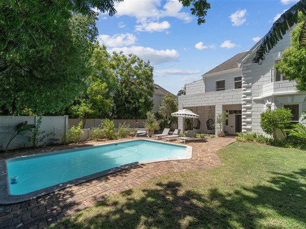 5 Bed House in Claremont