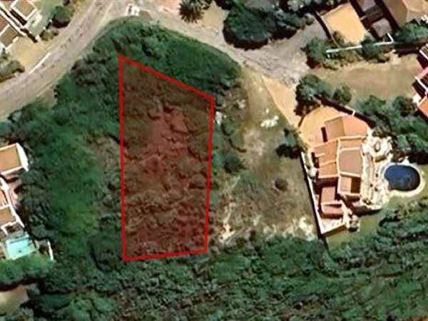 1 174 m² Land