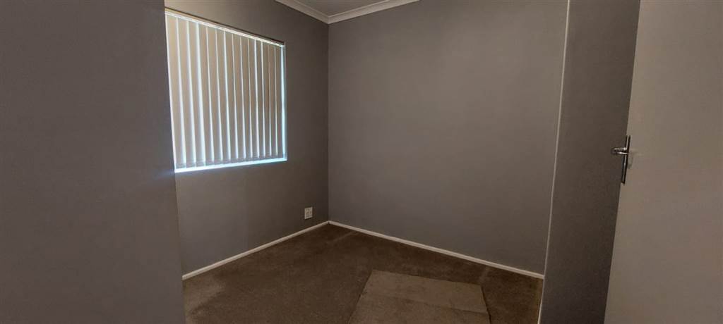 3 Bed Apartment in Middedorp photo number 17