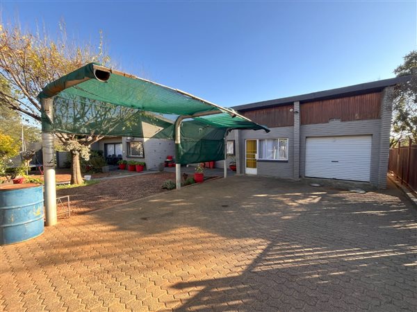 4 Bedroom House 4 Bedroom House