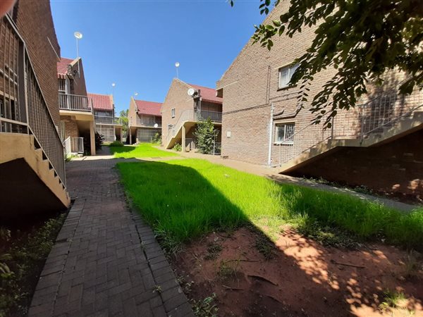 2 Bed Townhouse in Willows