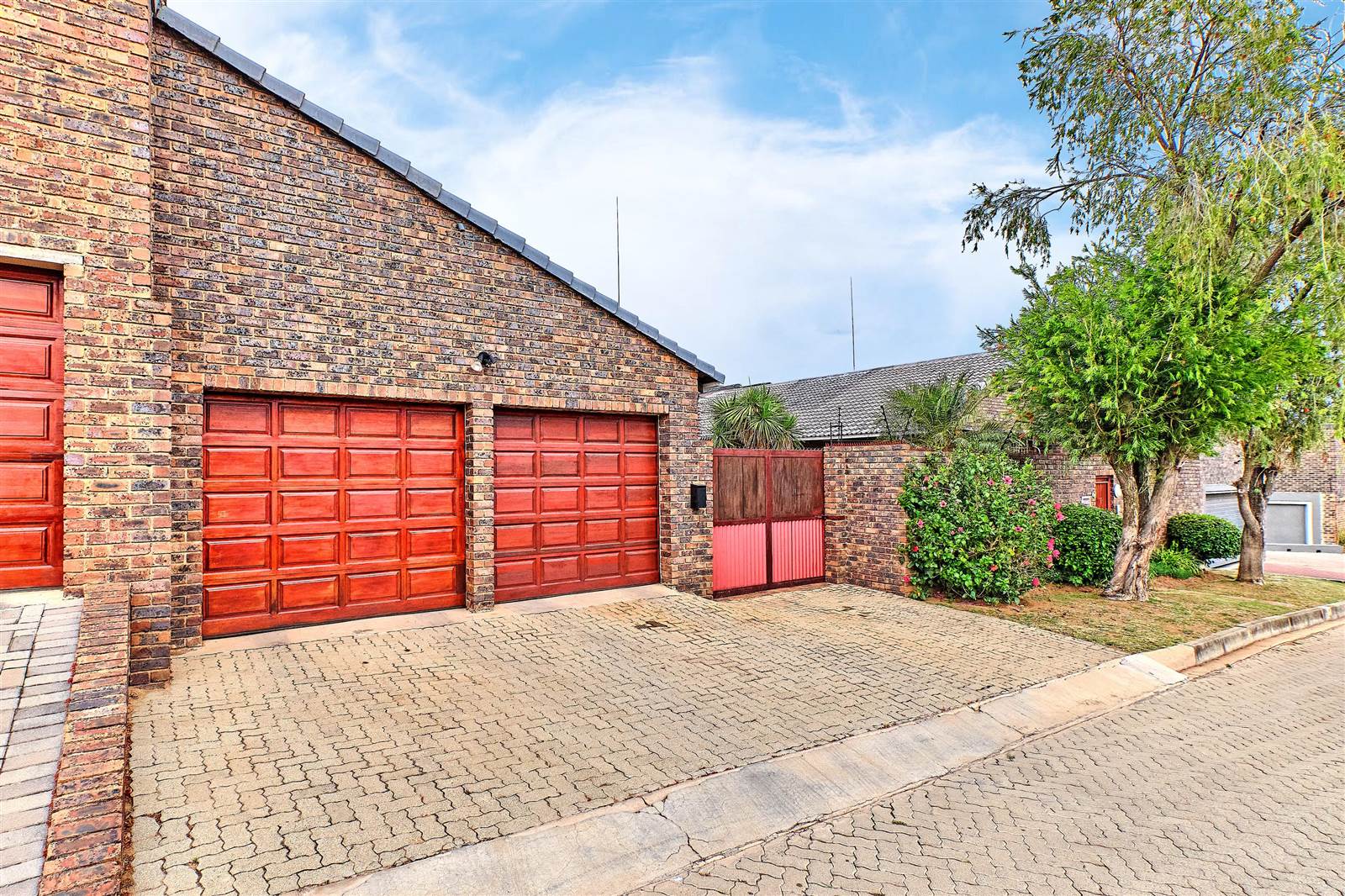 3 Bed House in Sunninghill photo number 1