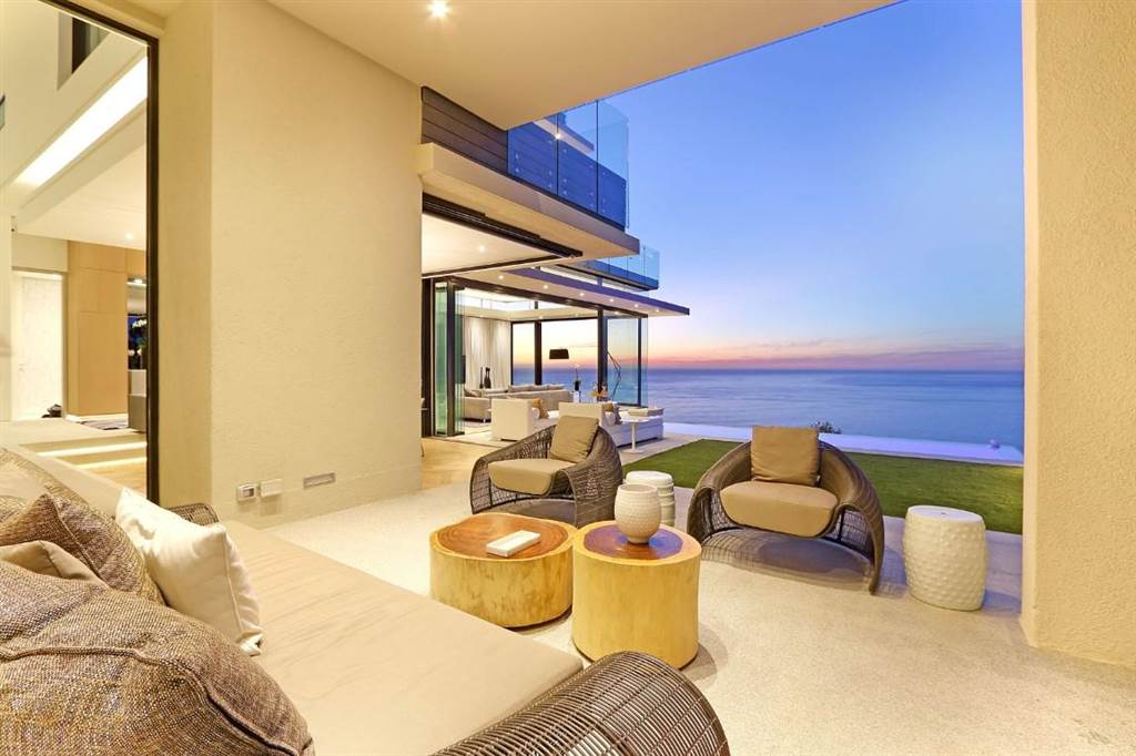 4 Bed House in Bantry Bay photo number 3