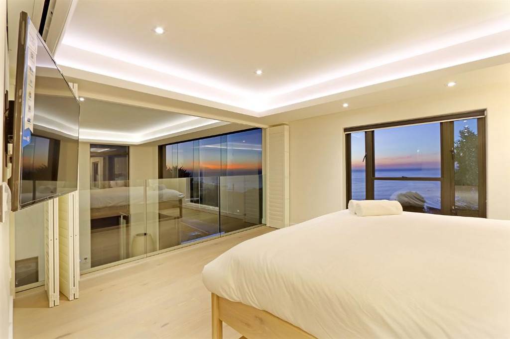 4 Bed House in Bantry Bay photo number 19