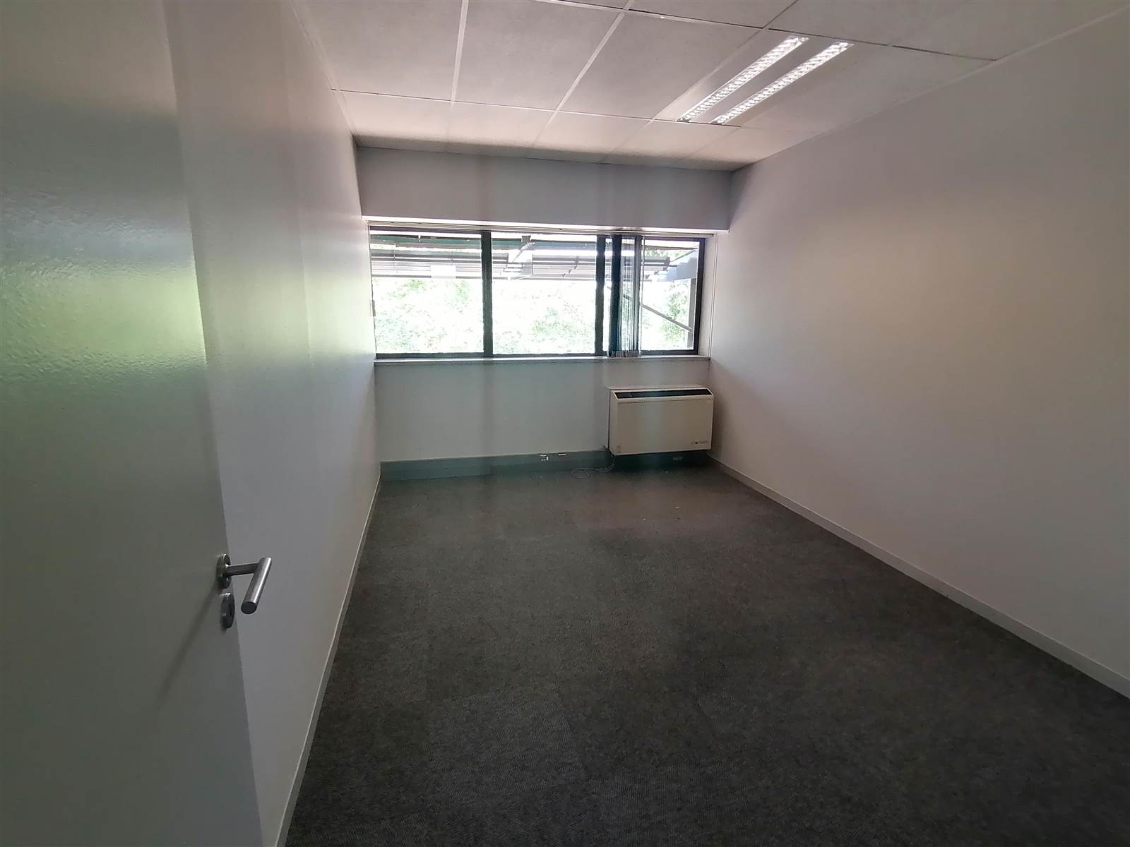 421  m² Commercial space in Halfway House photo number 9