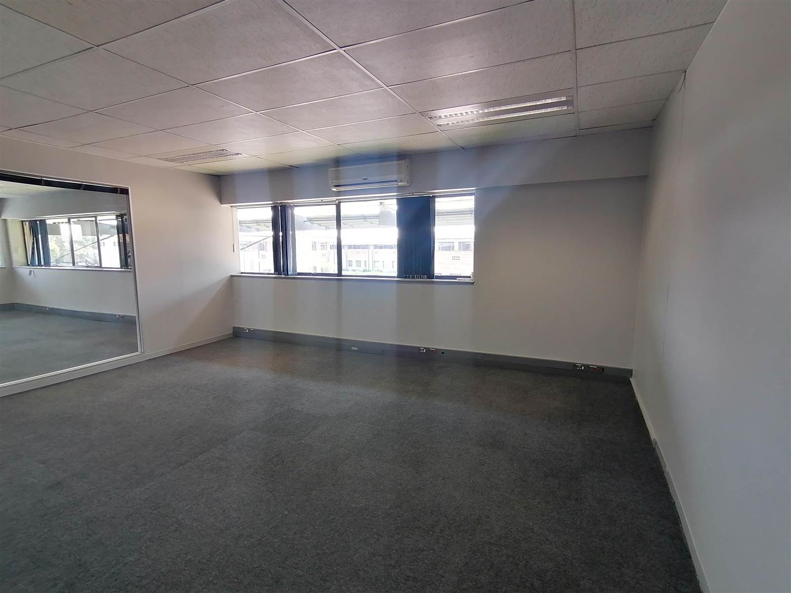 421  m² Commercial space in Halfway House photo number 19