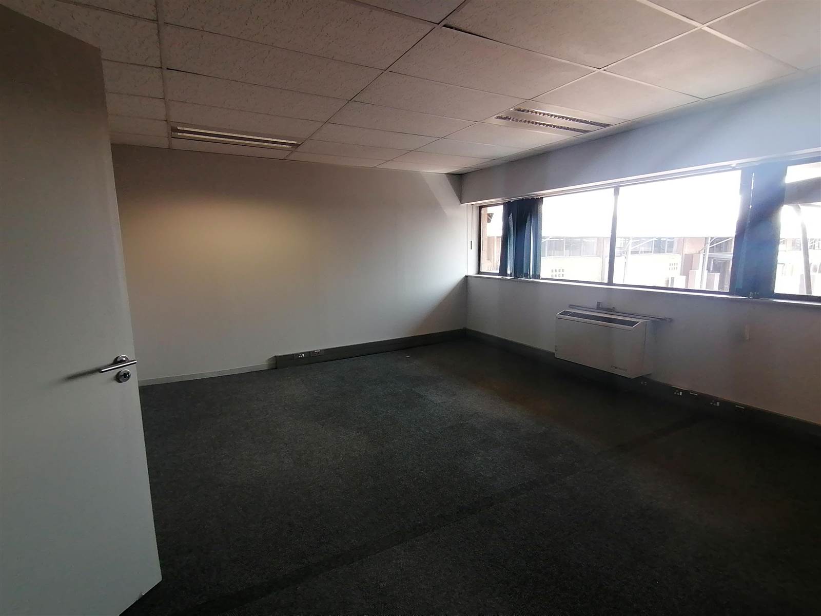 421  m² Commercial space in Halfway House photo number 8