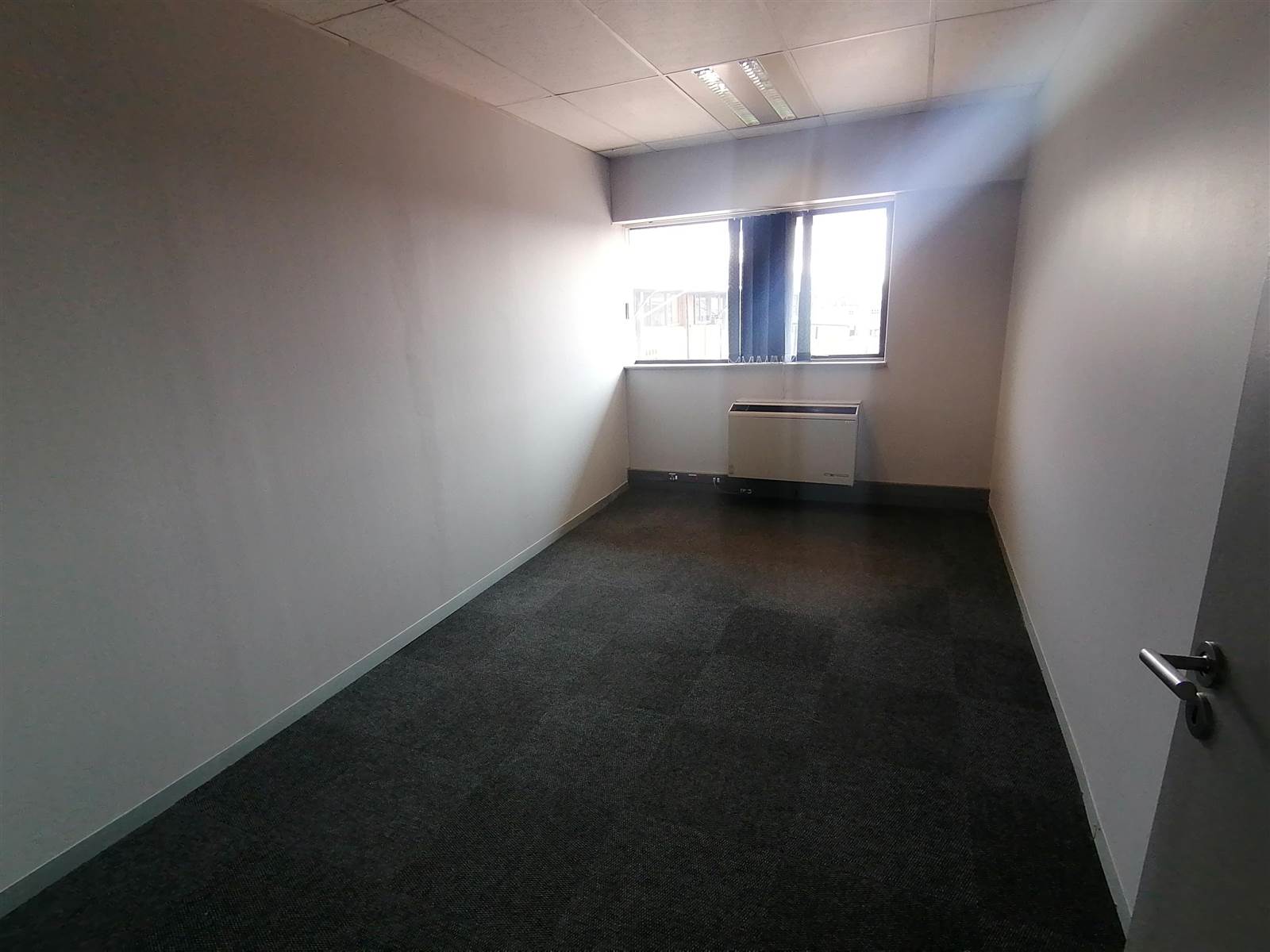 421  m² Commercial space in Halfway House photo number 12