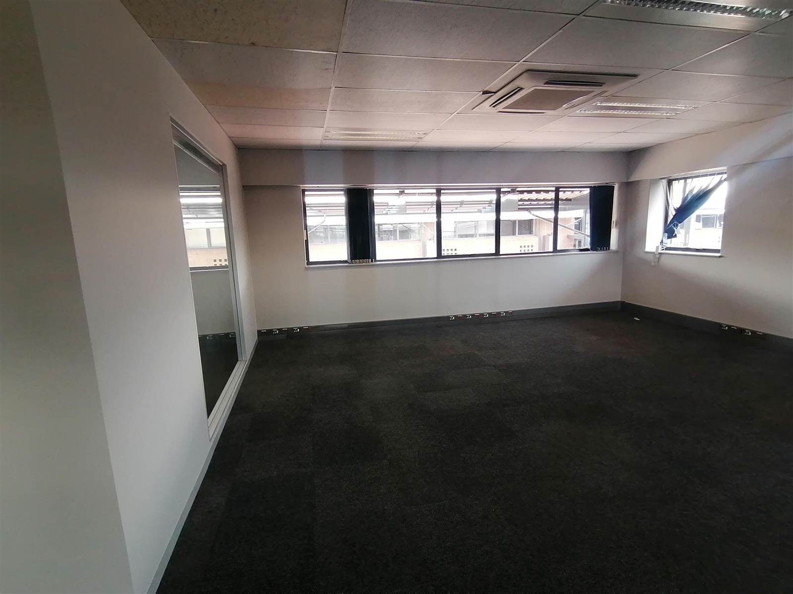 421  m² Commercial space in Halfway House photo number 24