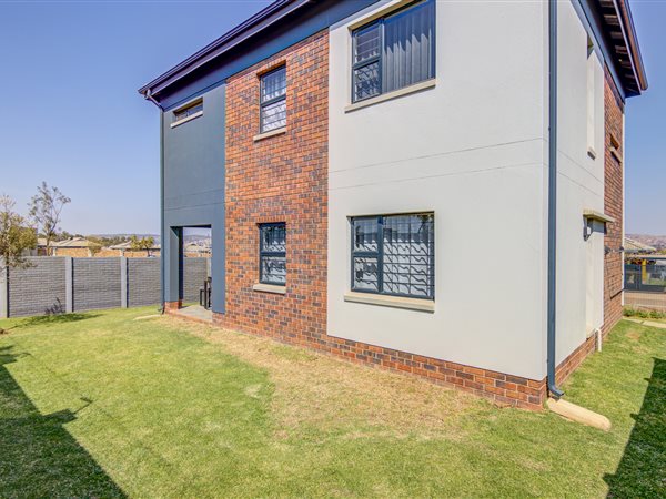4 Bedroom House 4 Bedroom House