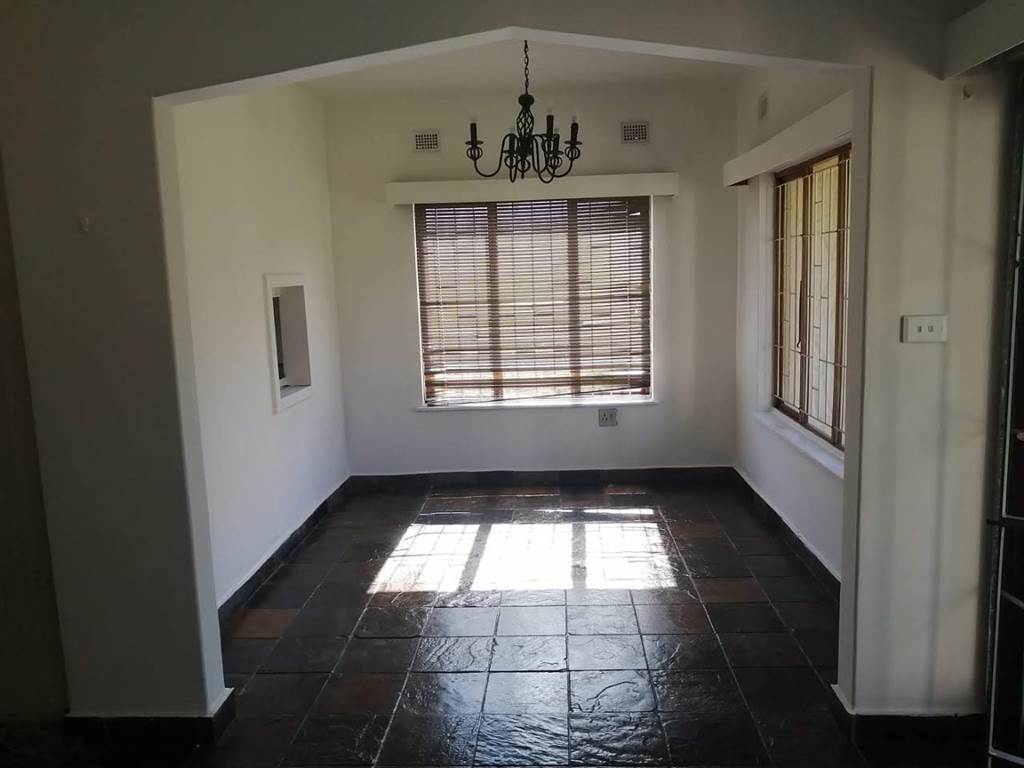 2 Bed Townhouse in Scottburgh Central photo number 2