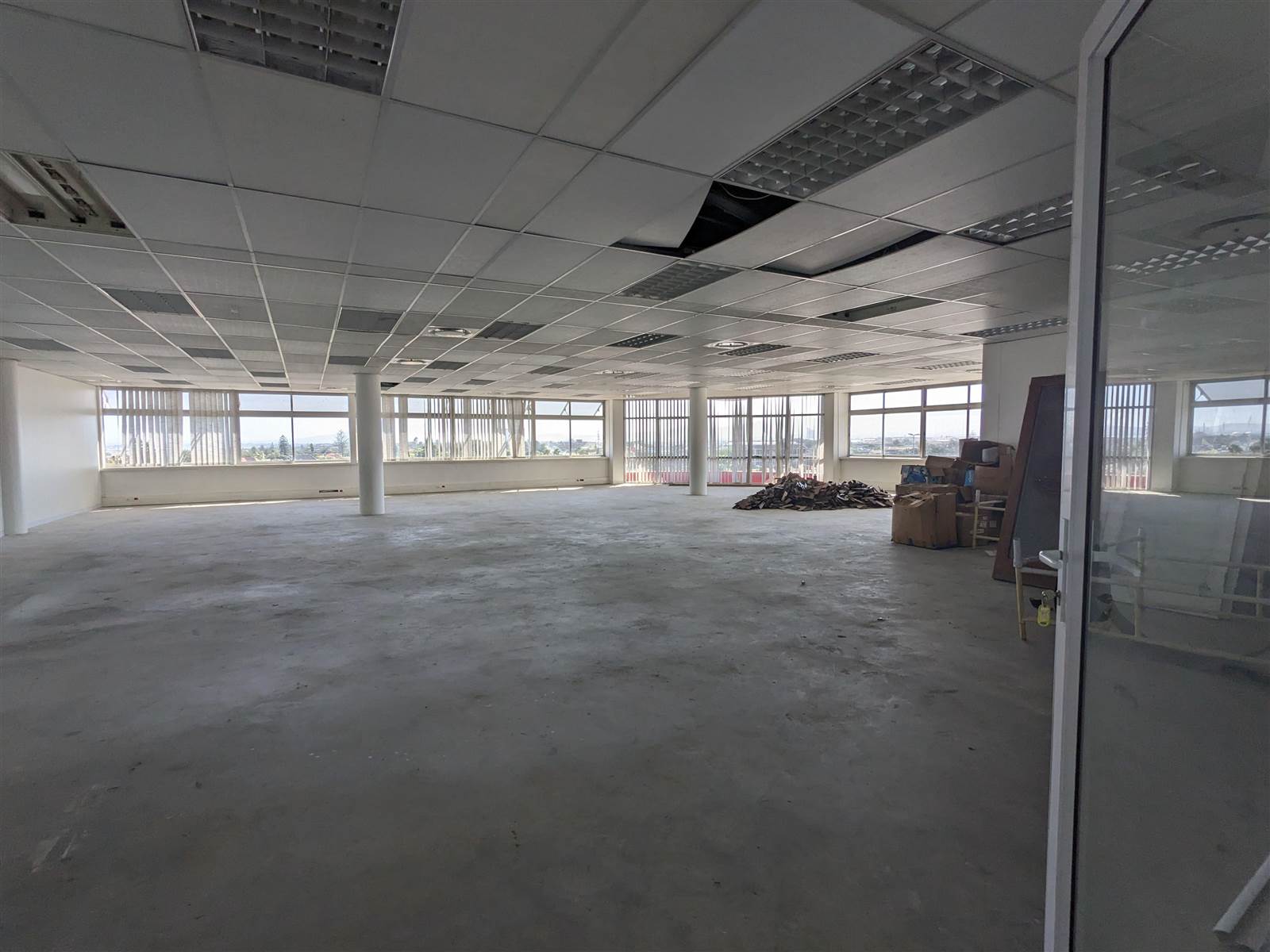 295  m² Commercial space in Milnerton Central photo number 15