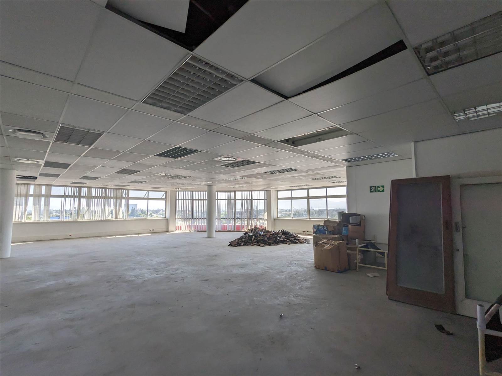 295  m² Commercial space in Milnerton Central photo number 16