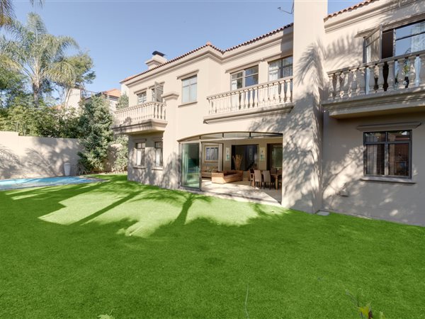 4 Bedroom House 4 Bedroom House
