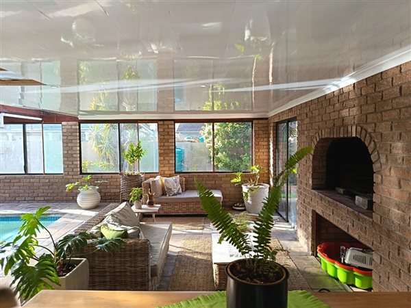 4 Bedroom House 4 Bedroom House