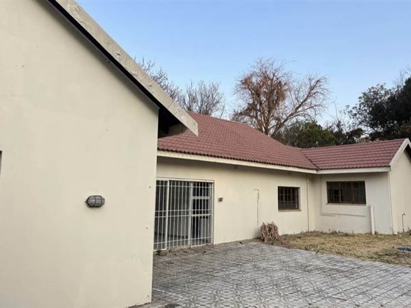 3 Bedroom House 3 Bedroom House