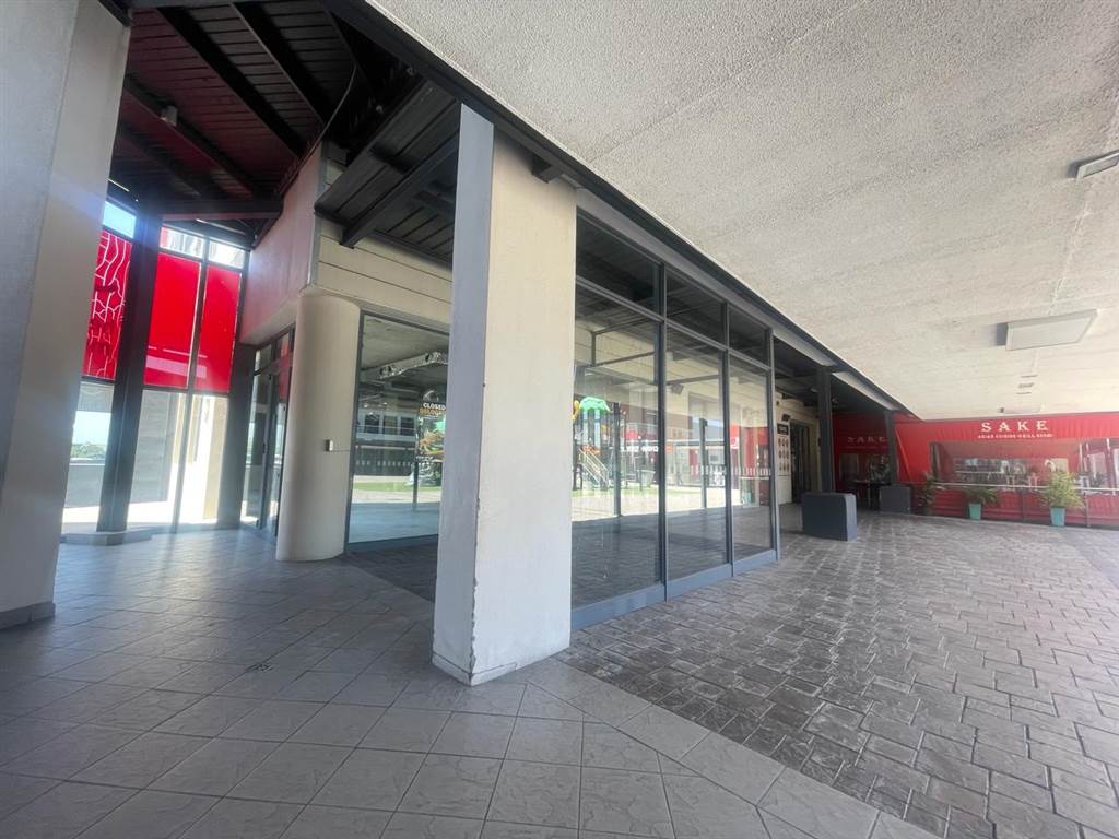 696  m² Retail Space in Century City photo number 6