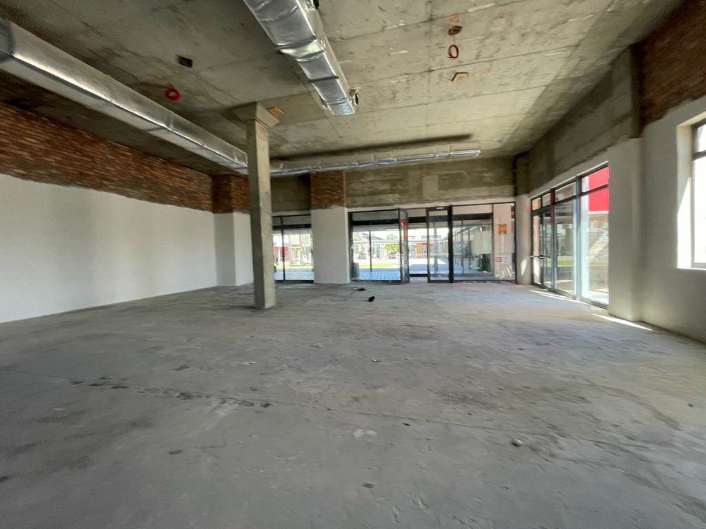 696  m² Retail Space in Century City photo number 24