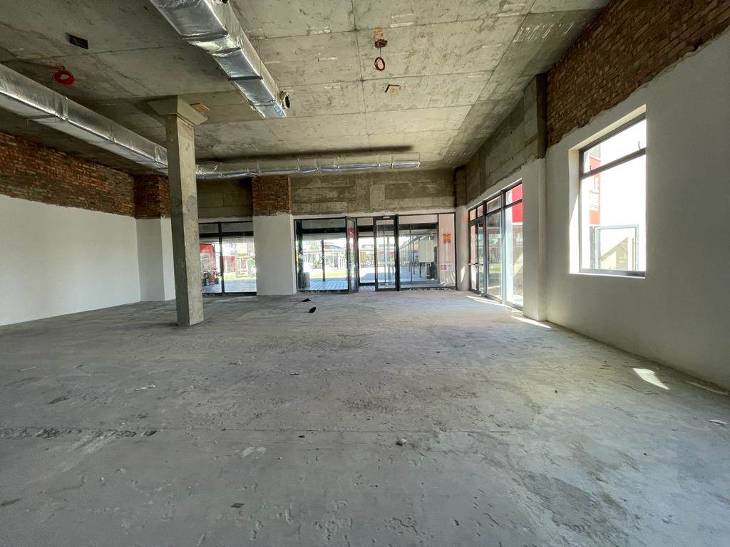 696  m² Retail Space in Century City photo number 8