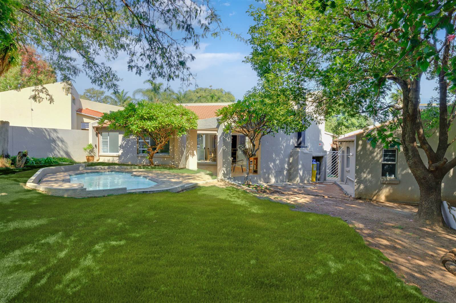 2 Bed House in Douglasdale photo number 17