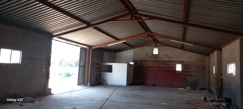 200  m² Commercial space in Louis Trichardt photo number 2