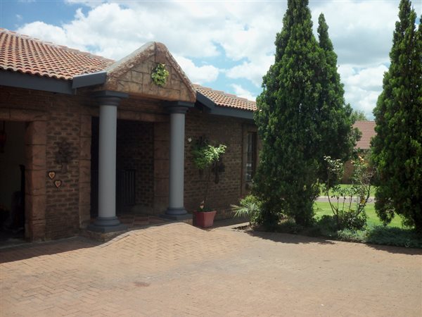 3 Bed House in Roberts Estate