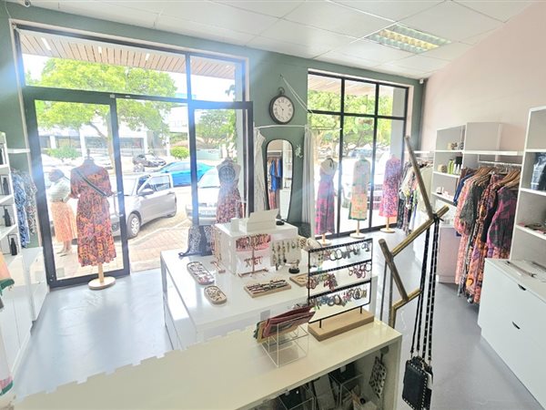 34.1  m² Retail Space