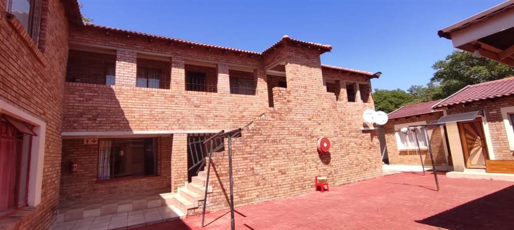1 Bed Apartment in Wilkoppies photo number 1