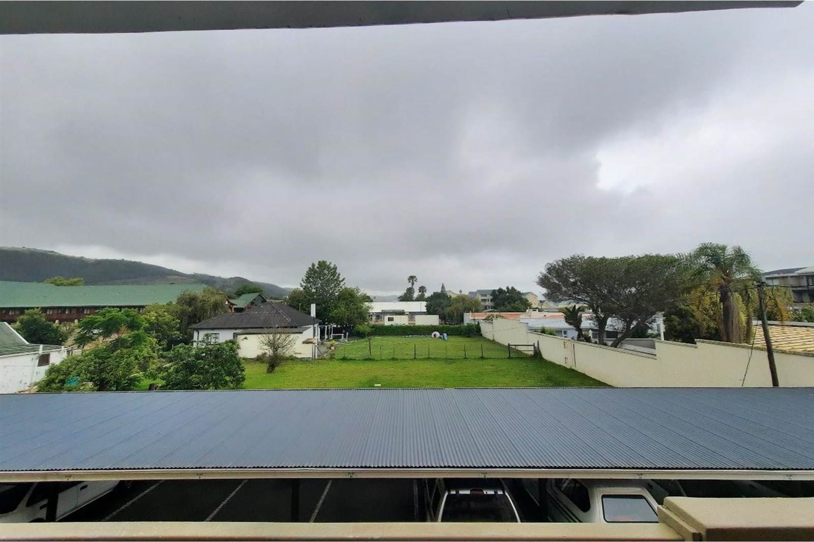 2 Bed Apartment in Knysna Central photo number 13