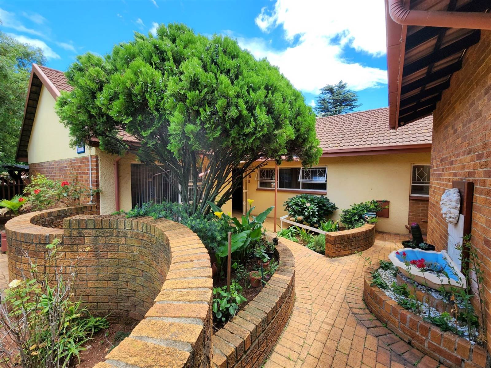 7 Bed House in Constantia Kloof photo number 1