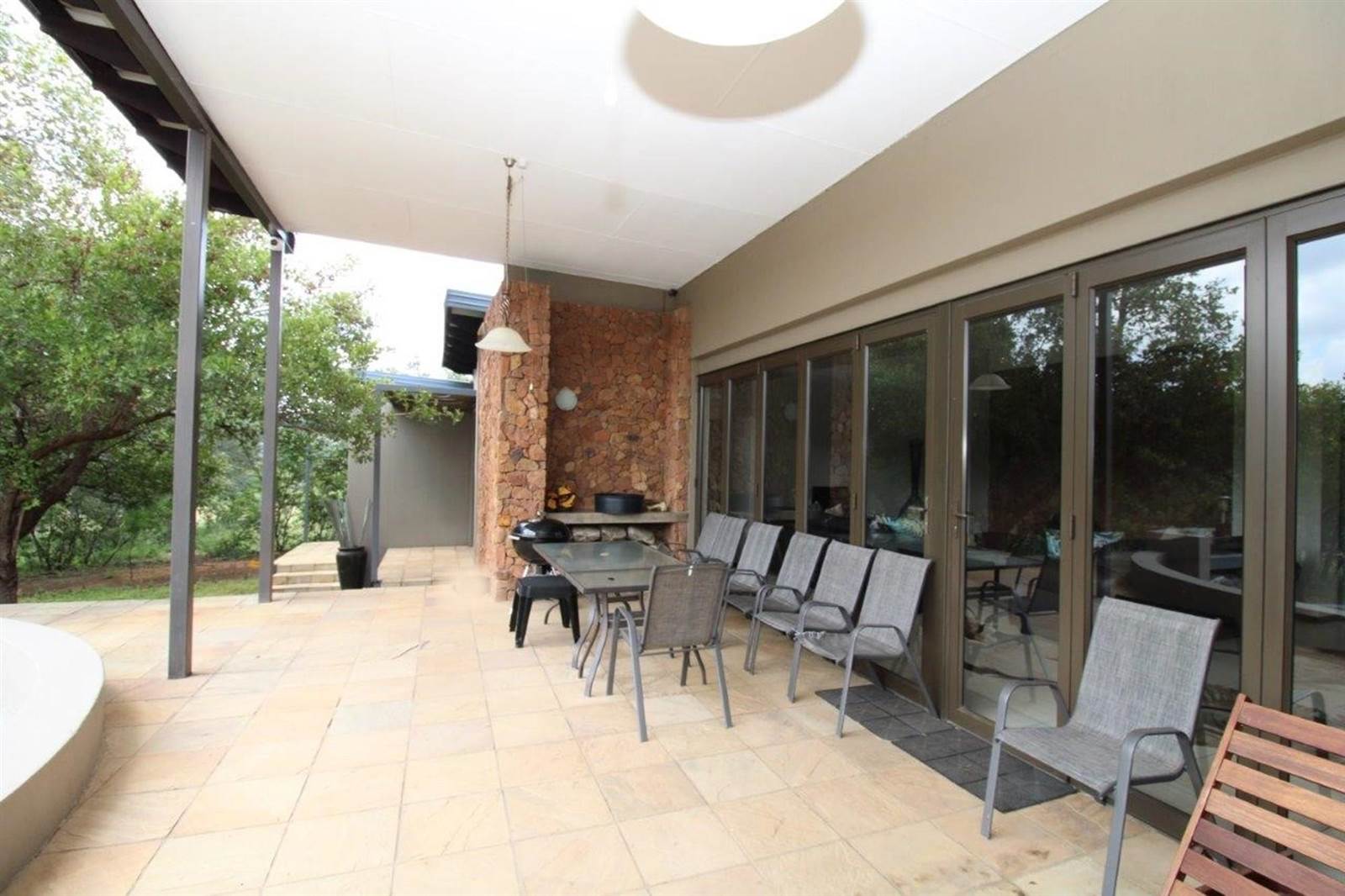 4 Bed House in Zwartkloof Private Game Reserve photo number 21