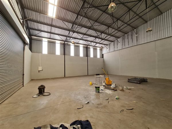 350  m² Industrial space