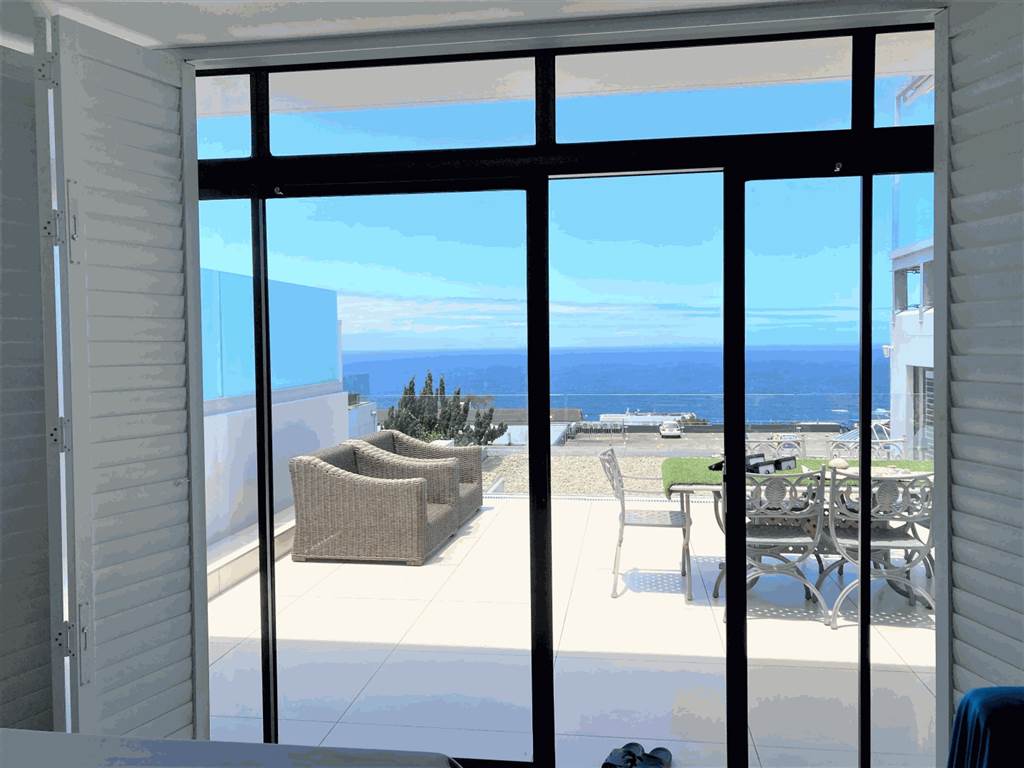 4 Bed Penthouse in Plettenberg Bay photo number 14