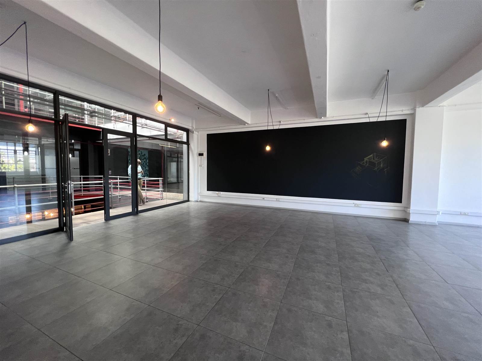 95  m² Commercial space in Woodstock photo number 3