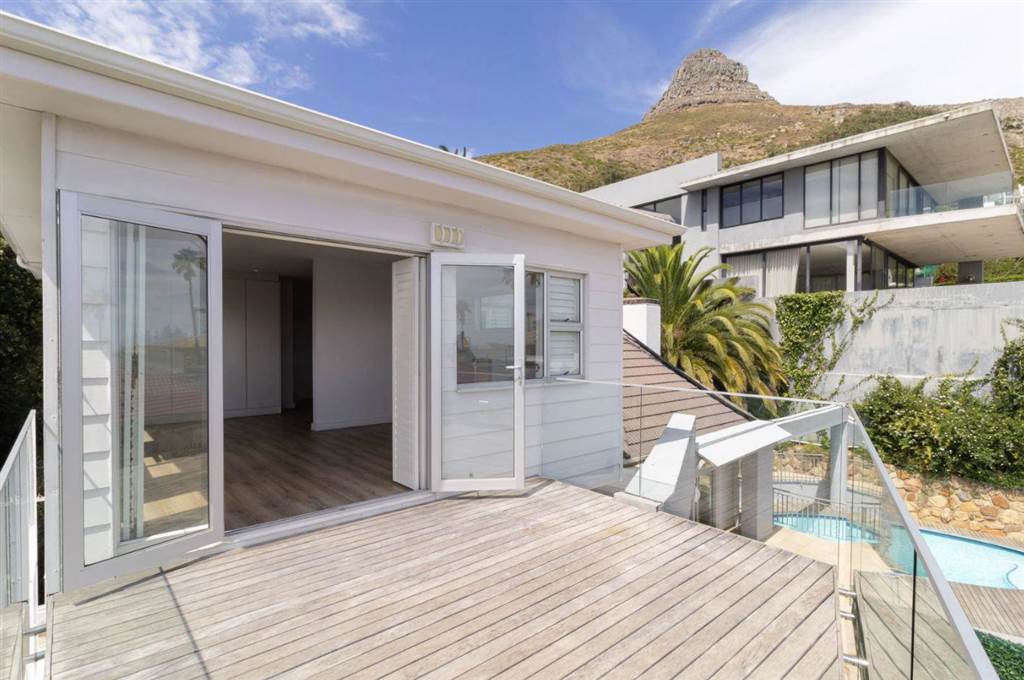 4 Bed House in Fresnaye photo number 20