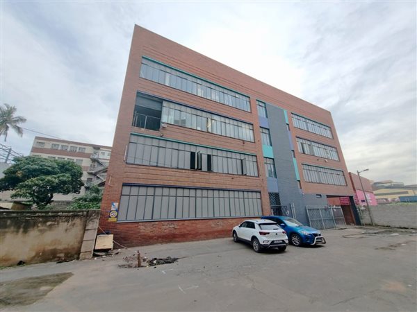 3300  m² Industrial space