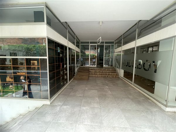 34.5999984741211  m² Commercial space
