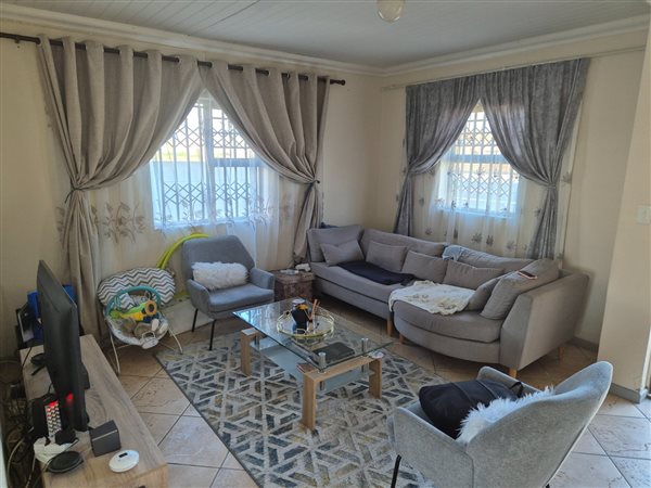 2 Bed House in Mitchells Plain