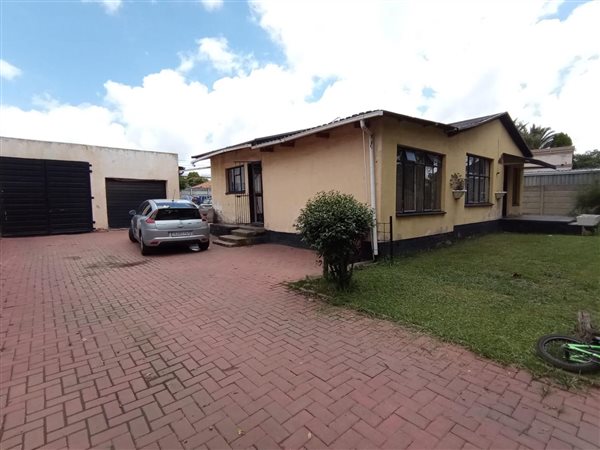 4 Bedroom House 4 Bedroom House