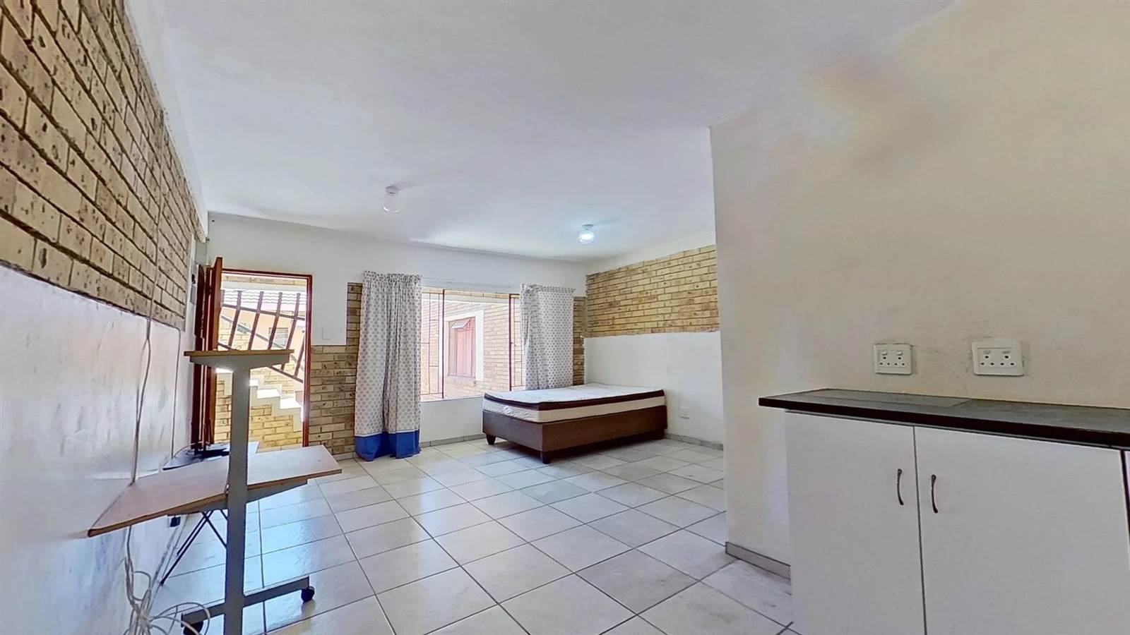 1 Bed Apartment in Wilkoppies photo number 5