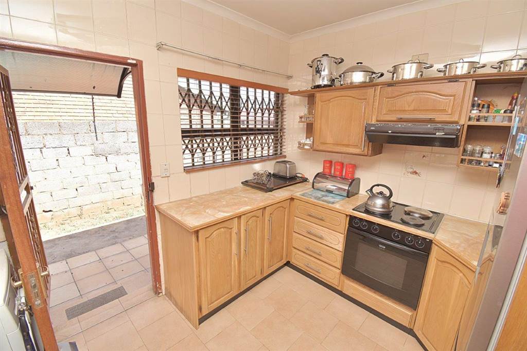3 Bed House in Spruit View photo number 8