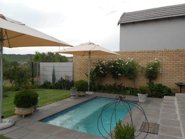 3 Bed Townhouse in Somerton Estate photo number 4
